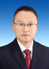 张　巍